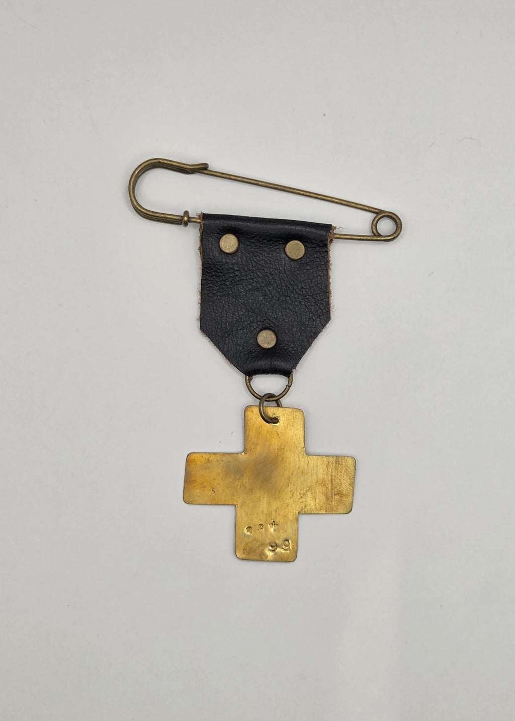 Dogstar Purasu Brooch Black
