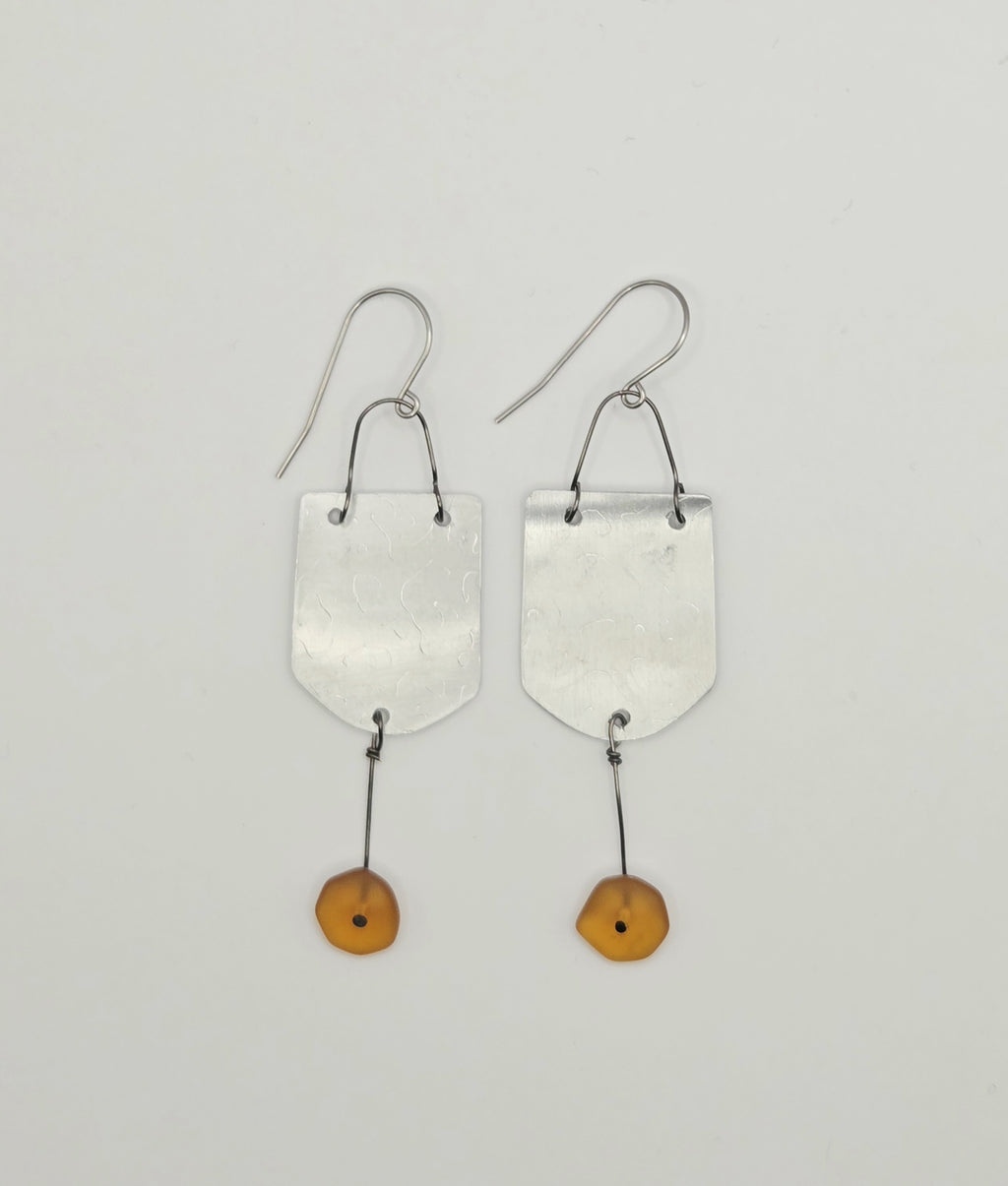 Dogstar Kohaku Earrings Amber