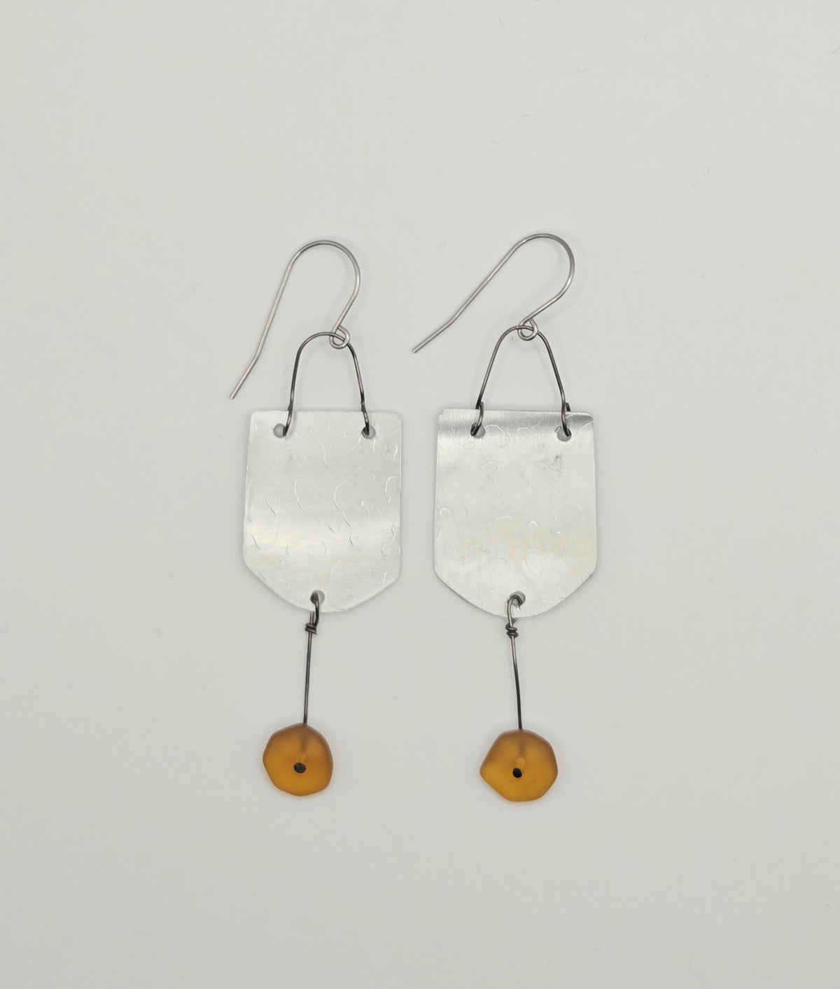 Dogstar Kohaku Earrings Amber